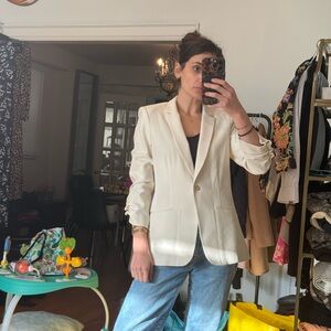 Elizabeth and James Ivory Stretch Blazer Ruched Sleeves Tailored